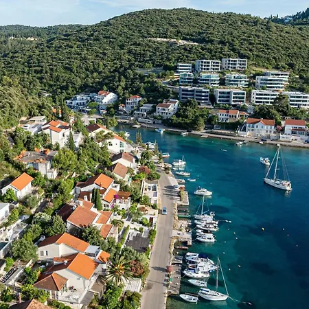 Seaside House With A Swimming Pool Zrnovska Banja, - 27165 بيت للعطل