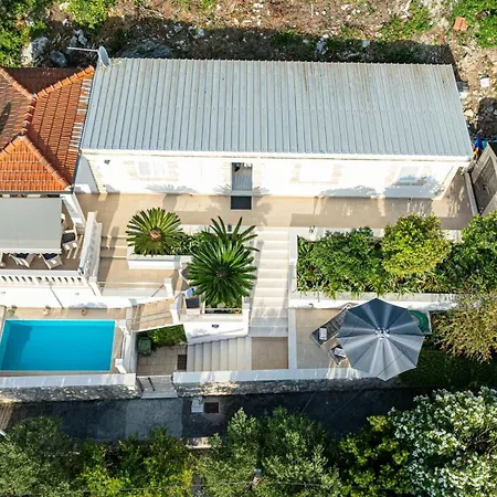 بيت للعطل Seaside House With A Swimming Pool Zrnovska Banja, - 27165 كورتْشولا