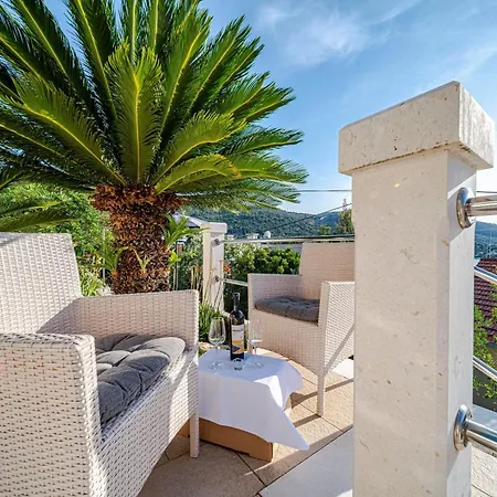 Seaside House With A Swimming Pool Zrnovska Banja, - 27165 كورتْشولا