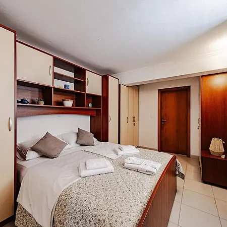Seaside House With A Swimming Pool Zrnovska Banja, - 27165 كورتْشولا