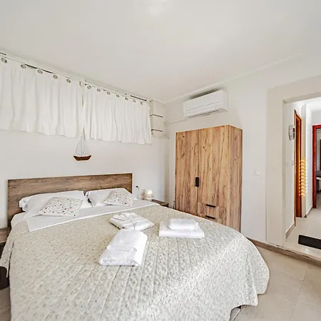 Seaside House With A Swimming Pool Zrnovska Banja, - 27165 بيت للعطل كورتْشولا